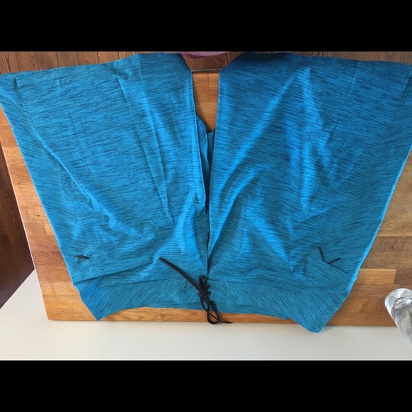Lululemon current state of mind board shorts - Picture 2 of 2
